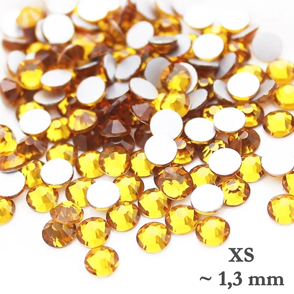 Strasszkő 50 db / gold XS-es méret